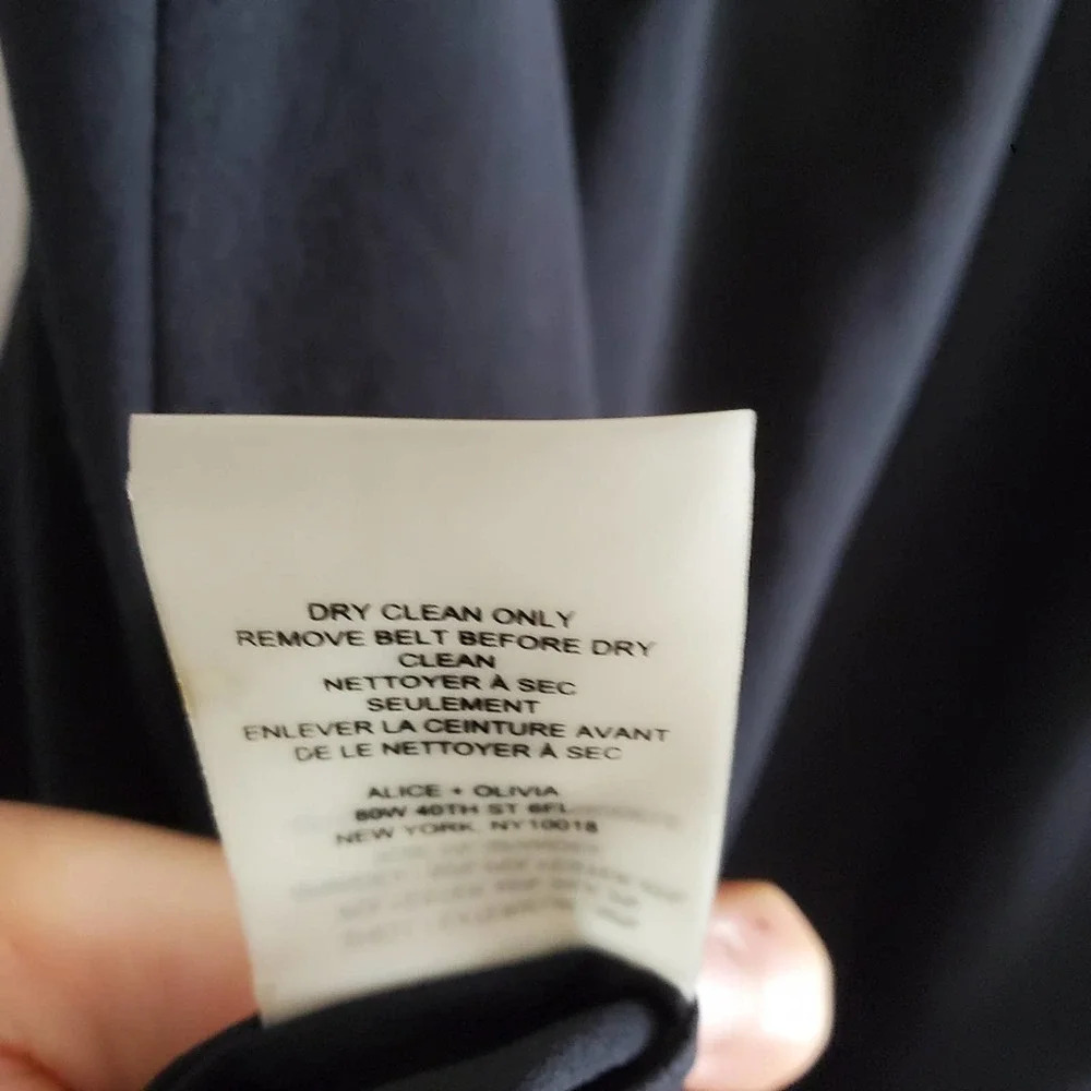 Alice and Olivia size 4 black and white 100% silk work dress "To Work" line - Picture 5 of 10
